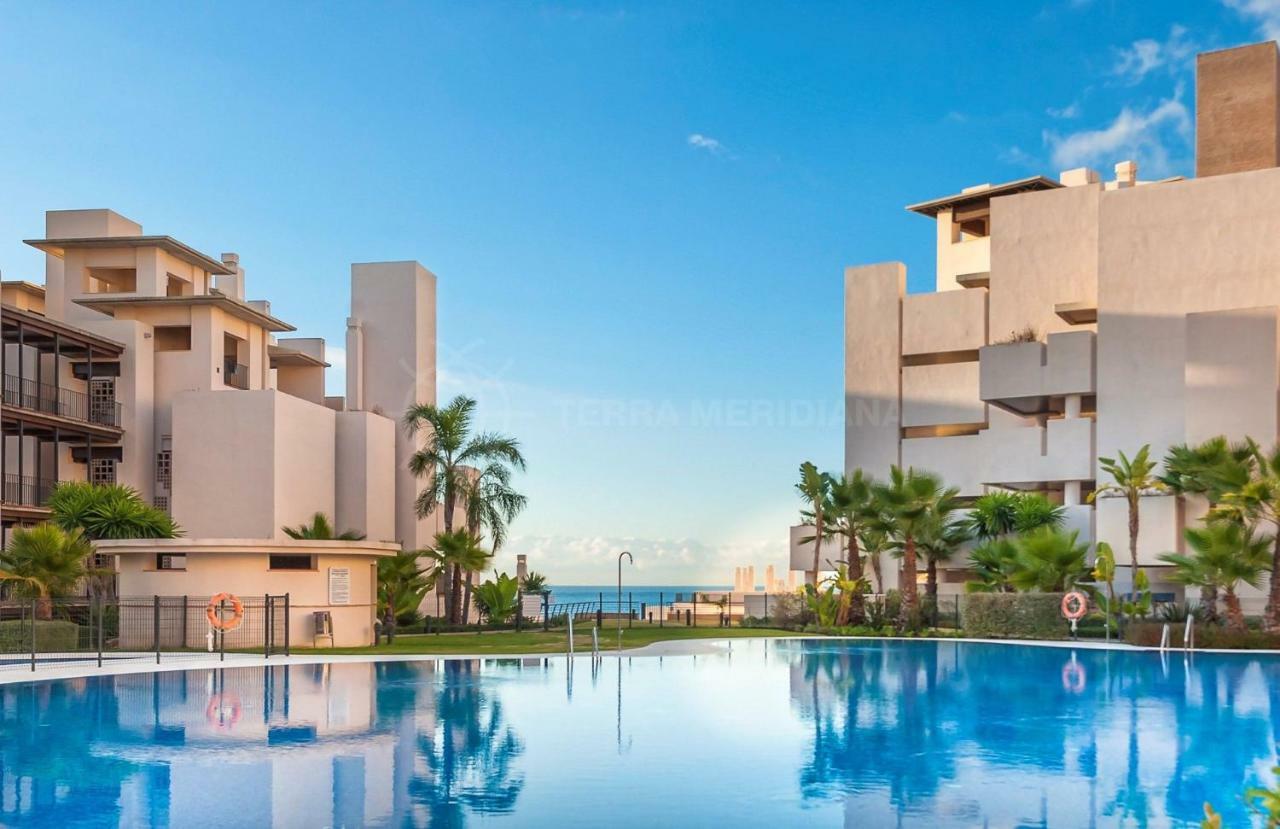 Bahia De La Plata Luxury Apartments Estepona Esterno foto